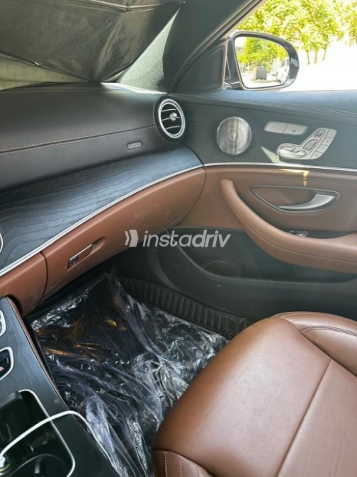 Mercedes E 200 2022 Black Automatic Used for Sale in Greater Cairo ( Cairo + Giza) - 1