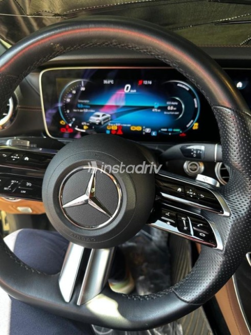 Mercedes E 200 2022 Black Automatic Used for Sale in Greater Cairo ( Cairo + Giza) - 2