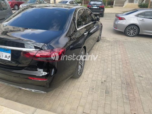 Mercedes E 200 2022 Black Automatic Used for Sale in Greater Cairo ( Cairo + Giza) - 3