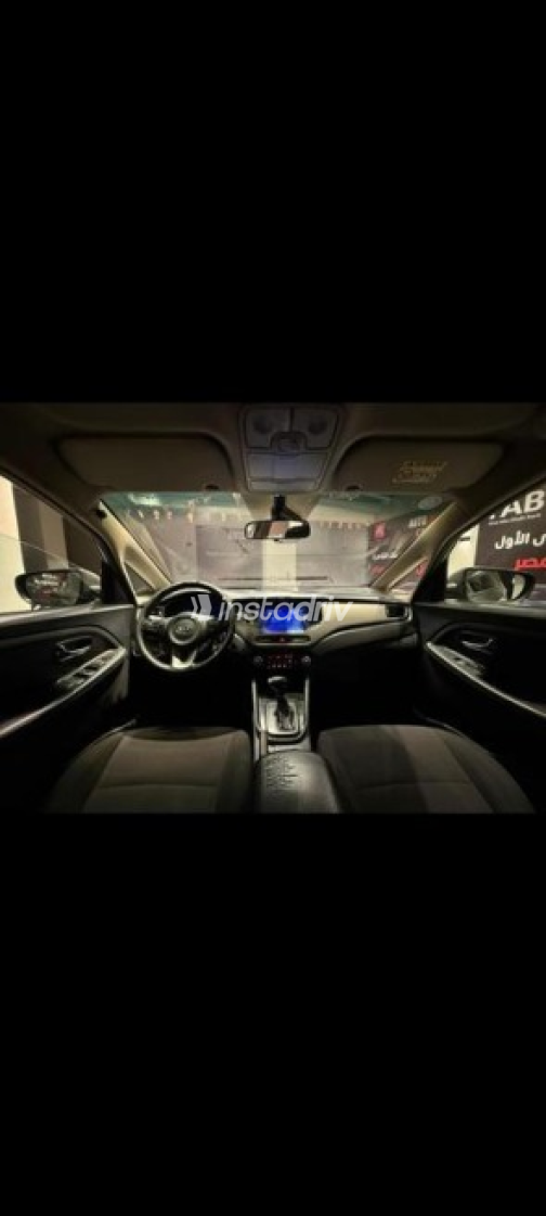 Kia Carens 2014 Silver Automatic Used for Sale in Cairo - 9