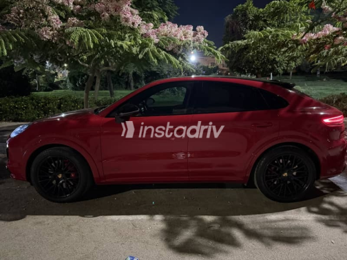 Porsche Cayenne 2022 Red Automatic Used for Sale in Cairo - 3