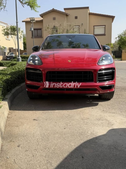 Porsche Cayenne 2022 Red Automatic Used for Sale in Cairo - 5