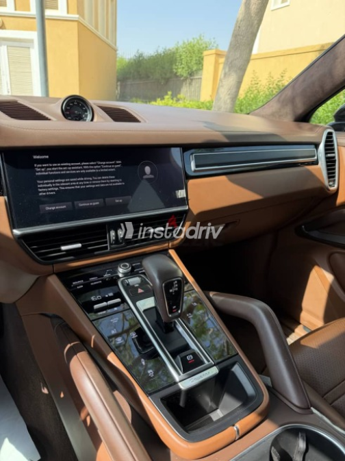 Porsche Cayenne 2022 Red Automatic Used for Sale in Cairo - 6