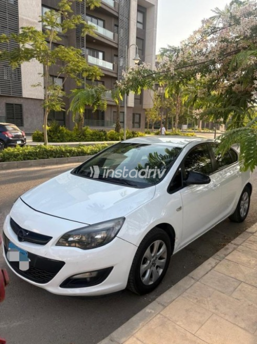 Opel Astra 2017 White Automatic Used for Sale in Alexandria - 3
