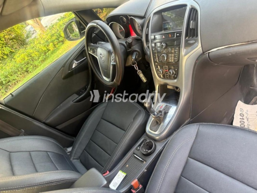 Opel Astra 2017 White Automatic Used for Sale in Alexandria - 5
