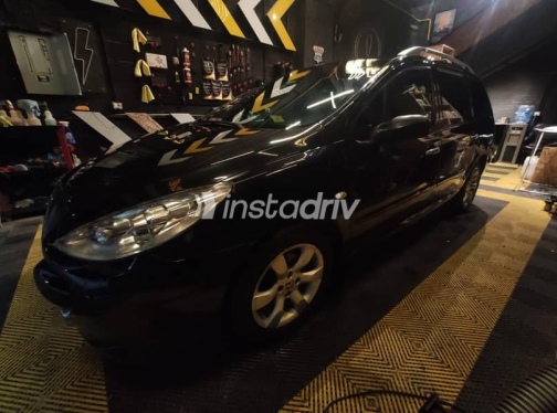 Peugeot 207 SW 2007 Black Automatic Used for Sale in Madinaty - 3