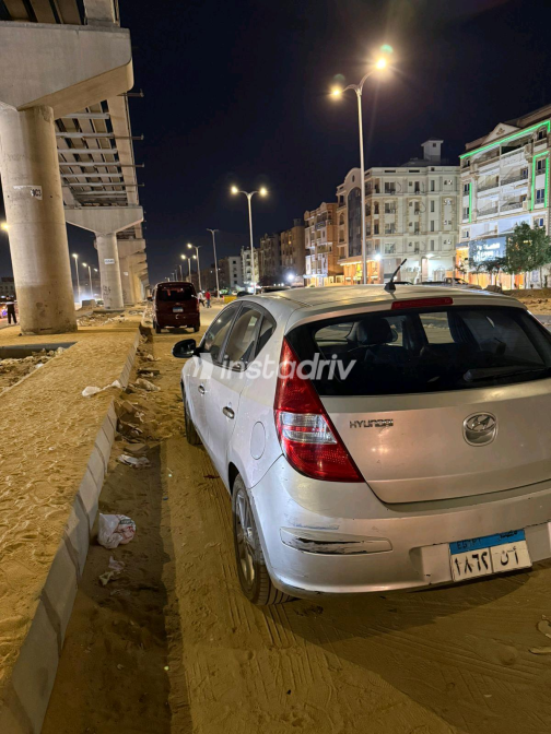 هيونداي I30 2011 رمادي أوتوماتيك مستعملة للبيع في الجيزة - 2