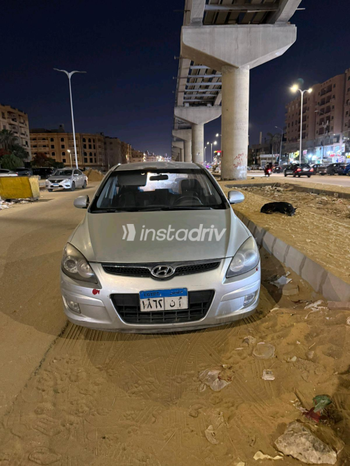هيونداي I30 2011 رمادي أوتوماتيك مستعملة للبيع في الجيزة - 3