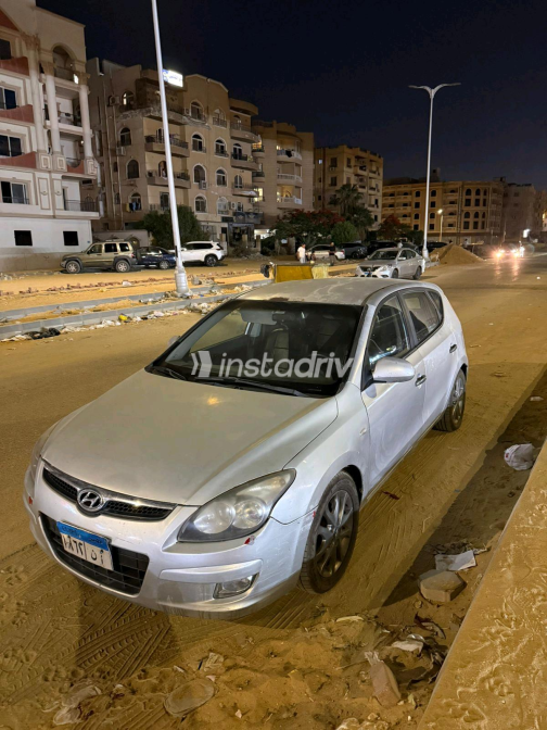 هيونداي I30 2011 رمادي أوتوماتيك مستعملة للبيع في الجيزة - 4