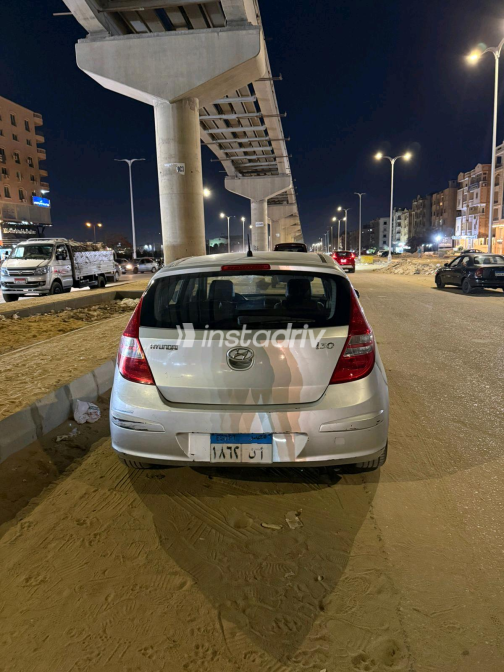 هيونداي I30 2011 رمادي أوتوماتيك مستعملة للبيع في الجيزة - 7