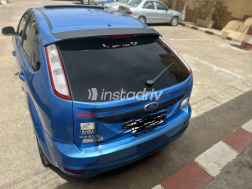 Ford Focus 2010 Blue Automatic Used for Sale in Alexandria - 3