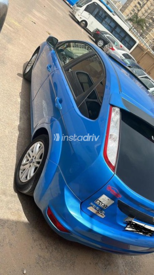 Ford Focus 2010 Blue Automatic Used for Sale in Alexandria - 4