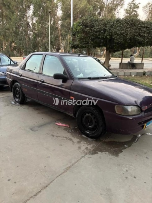 فورد اسكورت 1998 بنفسجي أوتوماتيك مستعملة للبيع في حلوان - 2