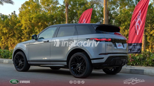 Land Rover Range Rover Evoque 2022 Gray Automatic Used for Sale in Cairo - 3