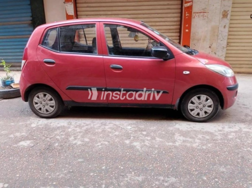 هيونداي I10 2010 أحمر غامق أوتوماتيك مستعملة للبيع في الإسكندرية - 1