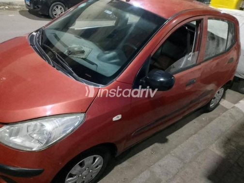 هيونداي I10 2010 أحمر غامق أوتوماتيك مستعملة للبيع في الإسكندرية - 2