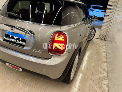Mini Cooper 2019 Silver Automatic Used for Sale in Heliopolis - 6