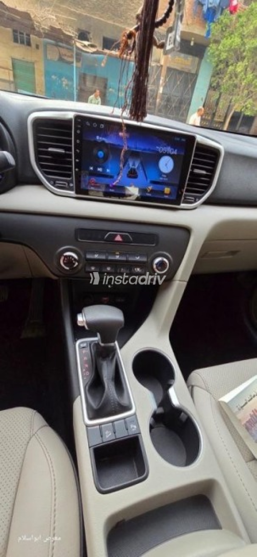 Kia Sportage 2020 Gray Automatic Used for Sale in Sheikh Zayed City - 9