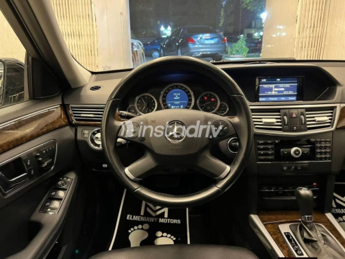 مرسيدس E 250 2010 أسود أوتوماتيك مستعملة للبيع في مصر الجديدة - 9