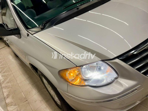 Chrysler Town & Country 2006 Silver Automatic Used for Sale in Heliopolis - 3