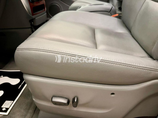 Chrysler Town & Country 2006 Silver Automatic Used for Sale in Heliopolis - 10