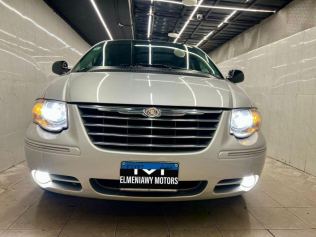 Chrysler Town & Country 2006 Silver Automatic Used for Sale in Heliopolis