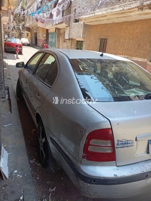 Skoda Octavia 2006 Silver Automatic Used for Sale in Cairo - 2