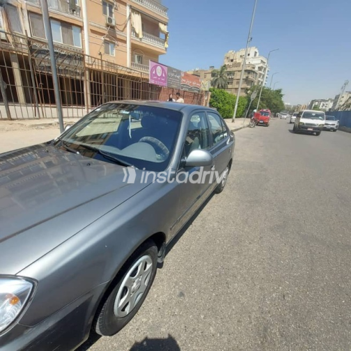 Hyundai Verna 2012 Gray Manual Used for Sale in Greater Cairo ( Cairo + Giza) - 4