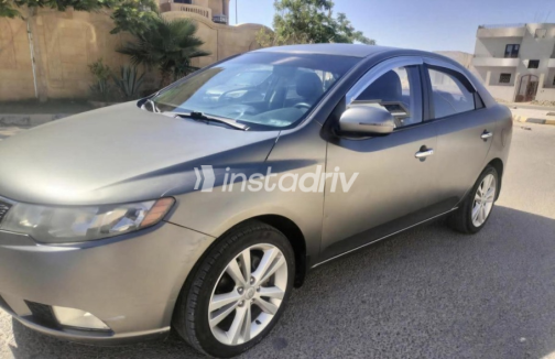 Kia Forte 2013 Bronze Automatic Used for Sale in El Minya - 1