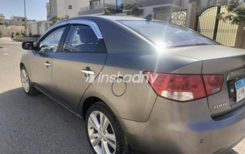 Kia Forte 2013 Bronze Automatic Used for Sale in El Minya - 3