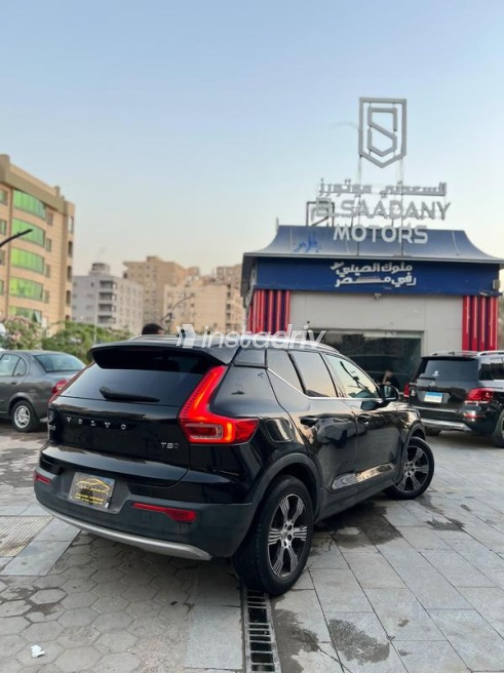 فولفو XC 40 2021 أسود أوتوماتيك مستعملة للبيع في مدينة نصر - 4