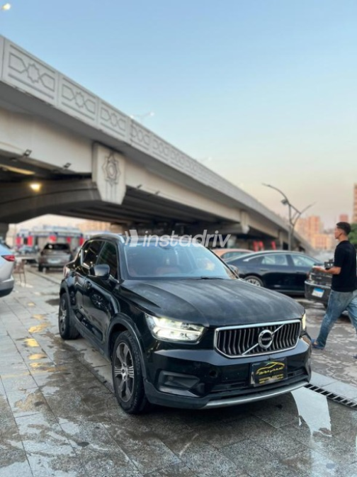 فولفو XC 40 2021 أسود أوتوماتيك مستعملة للبيع في مدينة نصر - 6