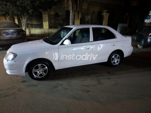 Hyundai Verna 2015 White Automatic Used for Sale in Cairo - 2