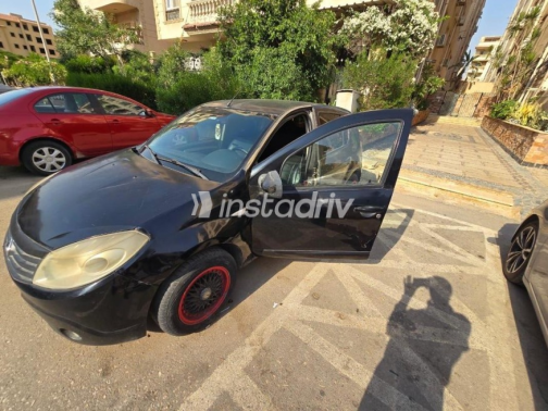 Renault Sandero 2012 Black Automatic Used for Sale in Cairo - 6