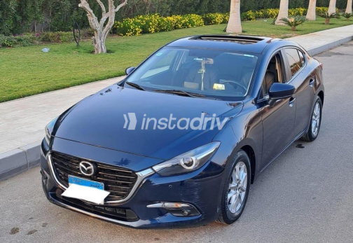مازدا 3 2020 أزرق غامق أوتوماتيك مستعملة للبيع في حلوان - 1