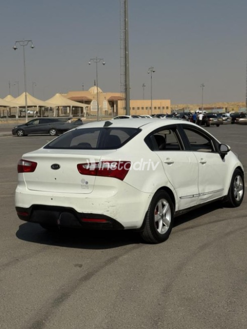 Kia Rio 2012 White Automatic Used for Sale in Cairo - 3