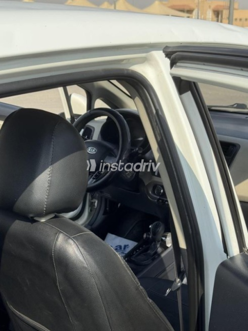 Kia Rio 2012 White Automatic Used for Sale in Cairo - 5