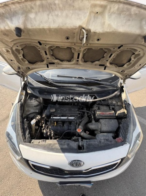 Kia Rio 2012 White Automatic Used for Sale in Cairo - 9