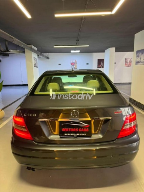 Mercedes C 180 2013 Dark Blue Automatic Used for Sale in Cairo - 4
