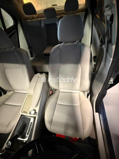 Mercedes C 180 2013 Dark Blue Automatic Used for Sale in Cairo - 7