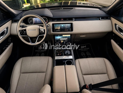Land Rover Velar 2023 Black Automatic Used for Sale in Sheikh Zayed City - 2