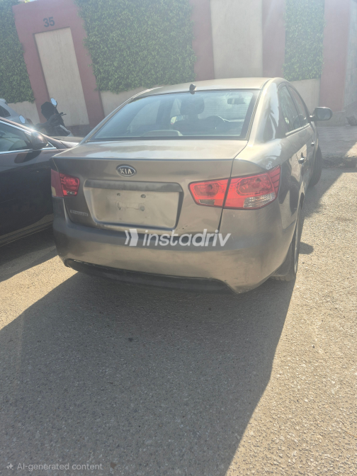 Kia Cerato 2010 Gray Automatic Used for Sale in Cairo - 2