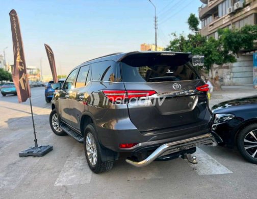 تويوتا فورتشنر 2024 رمادي أوتوماتيك مستعملة للبيع في مصر الجديدة - 2