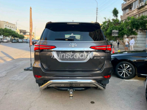 تويوتا فورتشنر 2024 رمادي أوتوماتيك مستعملة للبيع في مصر الجديدة - 6