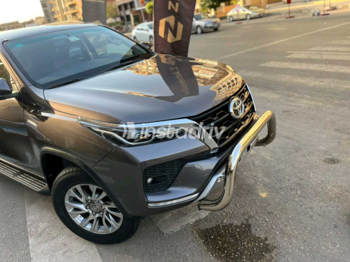 تويوتا فورتشنر 2024 رمادي أوتوماتيك مستعملة للبيع في مصر الجديدة - 7