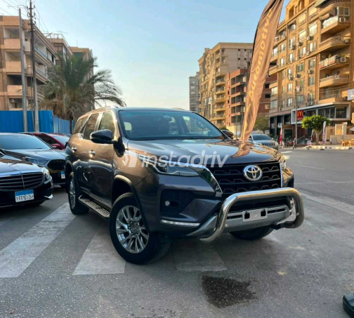 تويوتا فورتشنر 2024 رمادي أوتوماتيك مستعملة للبيع في مصر الجديدة - 8