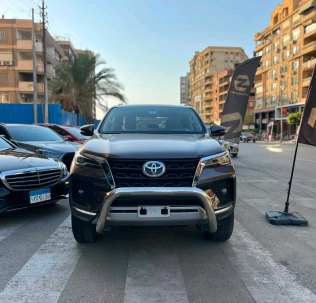 تويوتا فورتشنر 2024 رمادي أوتوماتيك مستعملة للبيع في مصر الجديدة