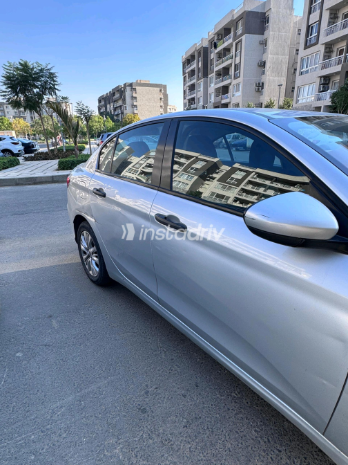 Fiat Tipo 2019 Silver Automatic Used for Sale in Giza - 7