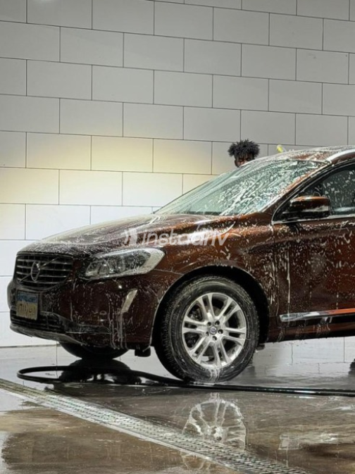 فولفو XC60 2016 أحمر غامق أوتوماتيك مستعملة للبيع في 6 أكتوبر - 1