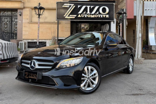 Mercedes C 180 2019 Black Automatic Used for Sale in Cairo - 4